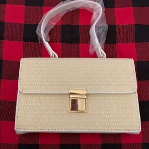 🌸White Rattan Purse🌸